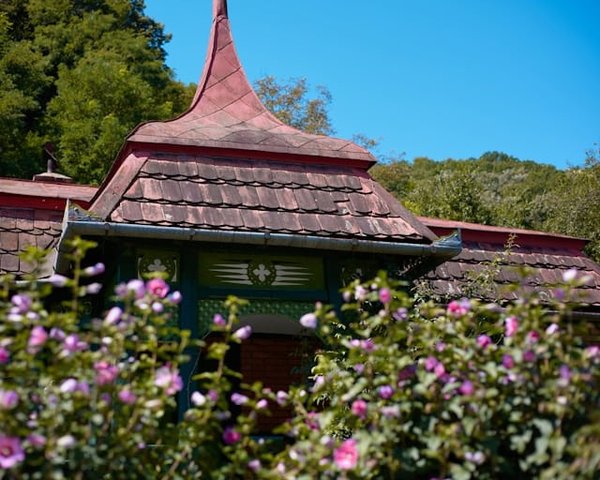 Comment participer à une cérémonie de purification dans un temple hindou à Bali, Indonésie?