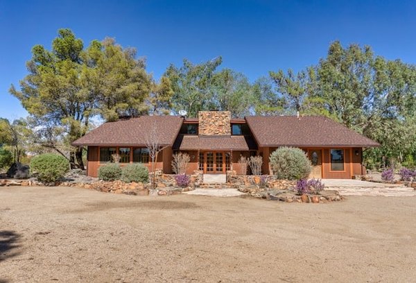 Comment organiser un séjour dans une cabane en bois avec vue sur les montagnes en Suisse ?